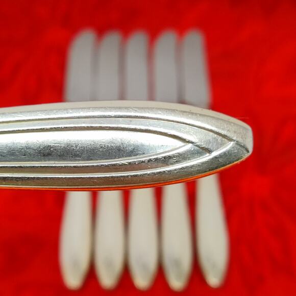6X BK Antique Rogers Bros Insico Silhouette Silver Plated Short Butter Knives - Picture 1 of 11